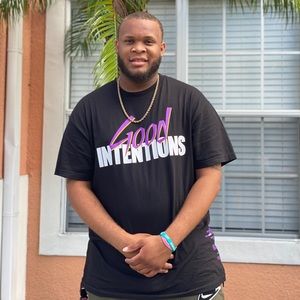 Meet your Posher, Elisha